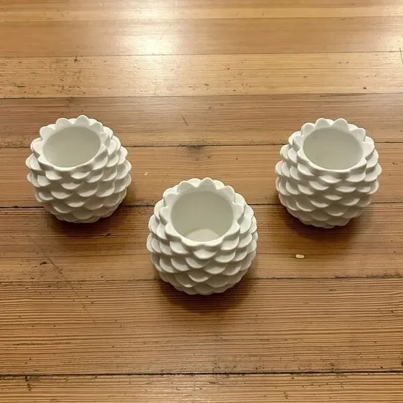 S/3 Ceramic Pinecone Tealight/ Votive holders. NWT.